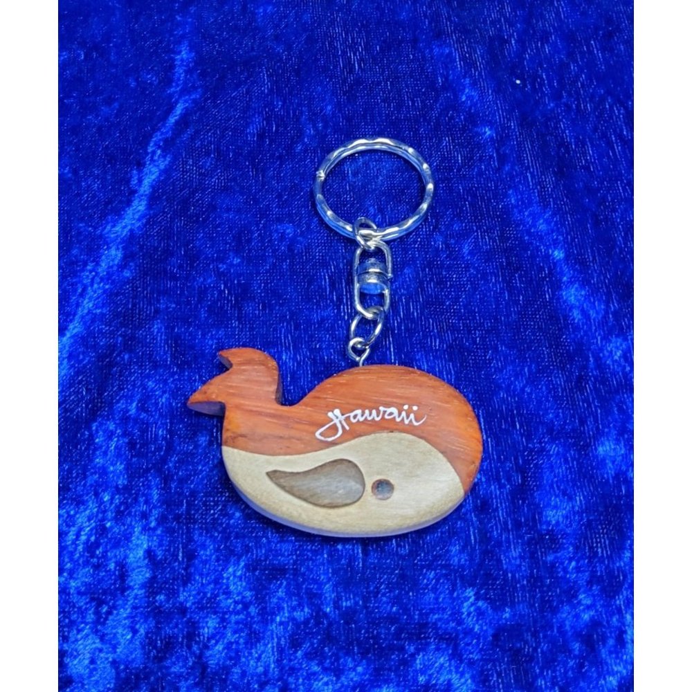 Vintage Silver Tone Wooden Whale Hawaii Magnetic Clasp Key Chain